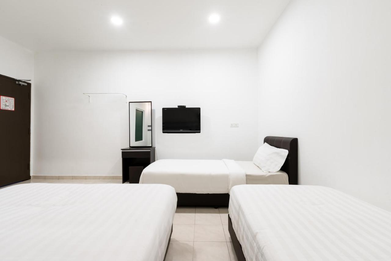 Ant Hotel Malacca Екстер'єр фото